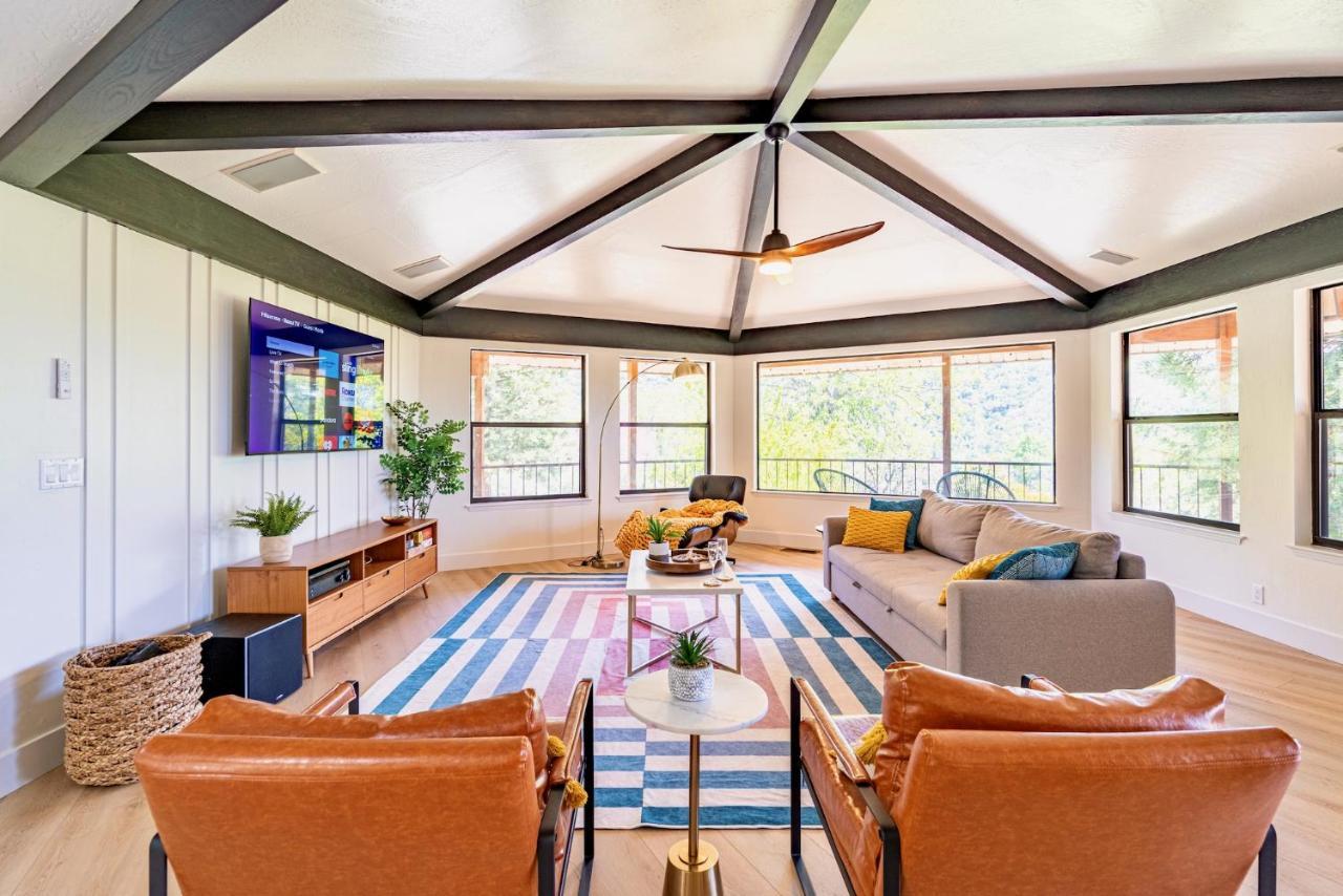 Secluded Mtn Top Family Haven W/Views Spa & Arcade Three Rivers Esterno foto