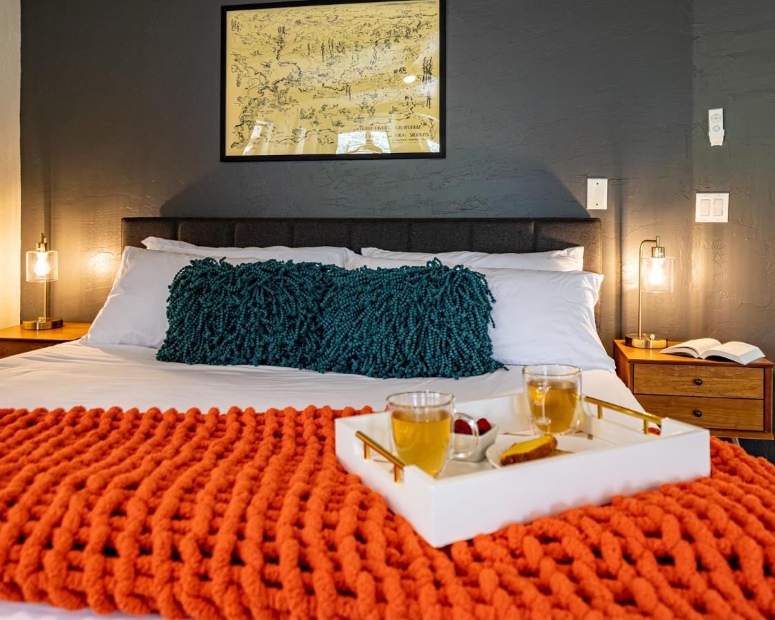 Secluded Mtn Top Family Haven W/Views Spa & Arcade Three Rivers Esterno foto