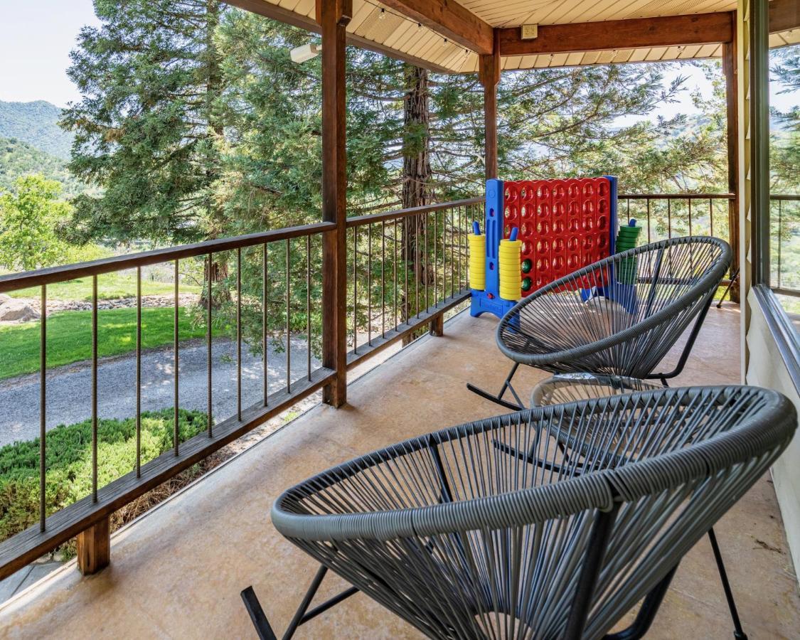 Secluded Mtn Top Family Haven W/Views Spa & Arcade Three Rivers Esterno foto