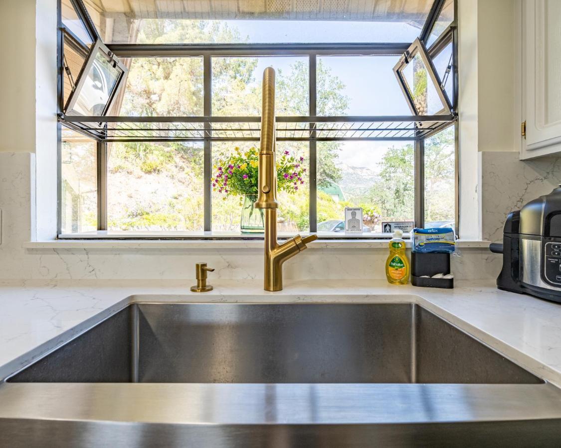 Secluded Mtn Top Family Haven W/Views Spa & Arcade Three Rivers Esterno foto